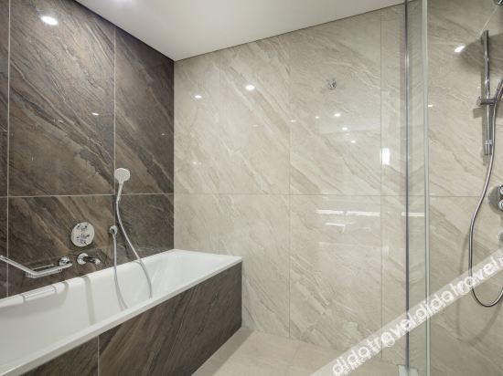 DoubleTree By Hilton Antalya City Centre Room Type - KING ONE BEDROOM SUITE