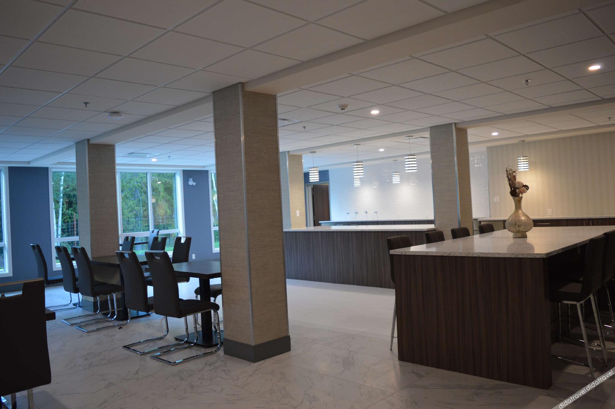 Best Western Plus Gateway to the Falls - Tap to explore photos