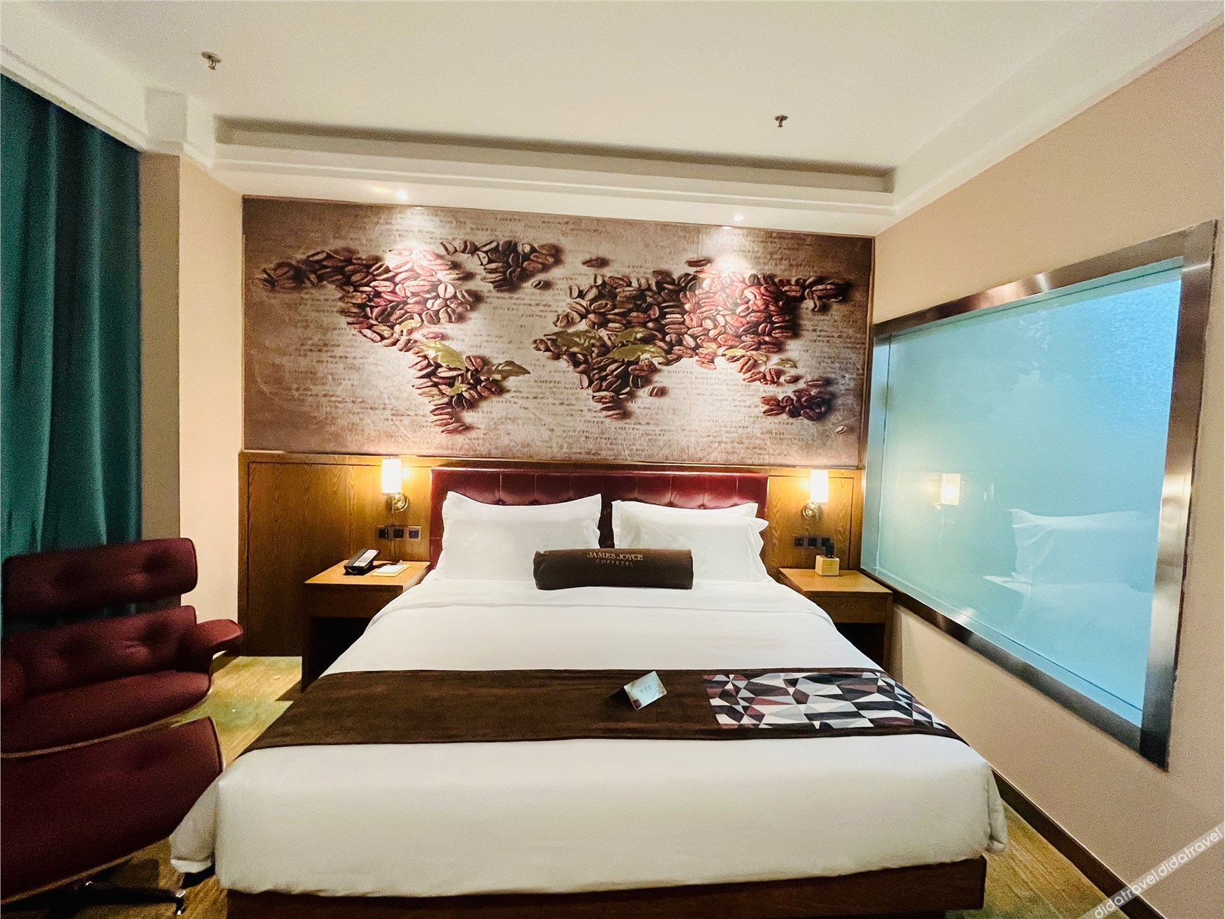 James Joyce Coffetel Hotel (Hami Yingbin Avenue) - Tap to explore photos