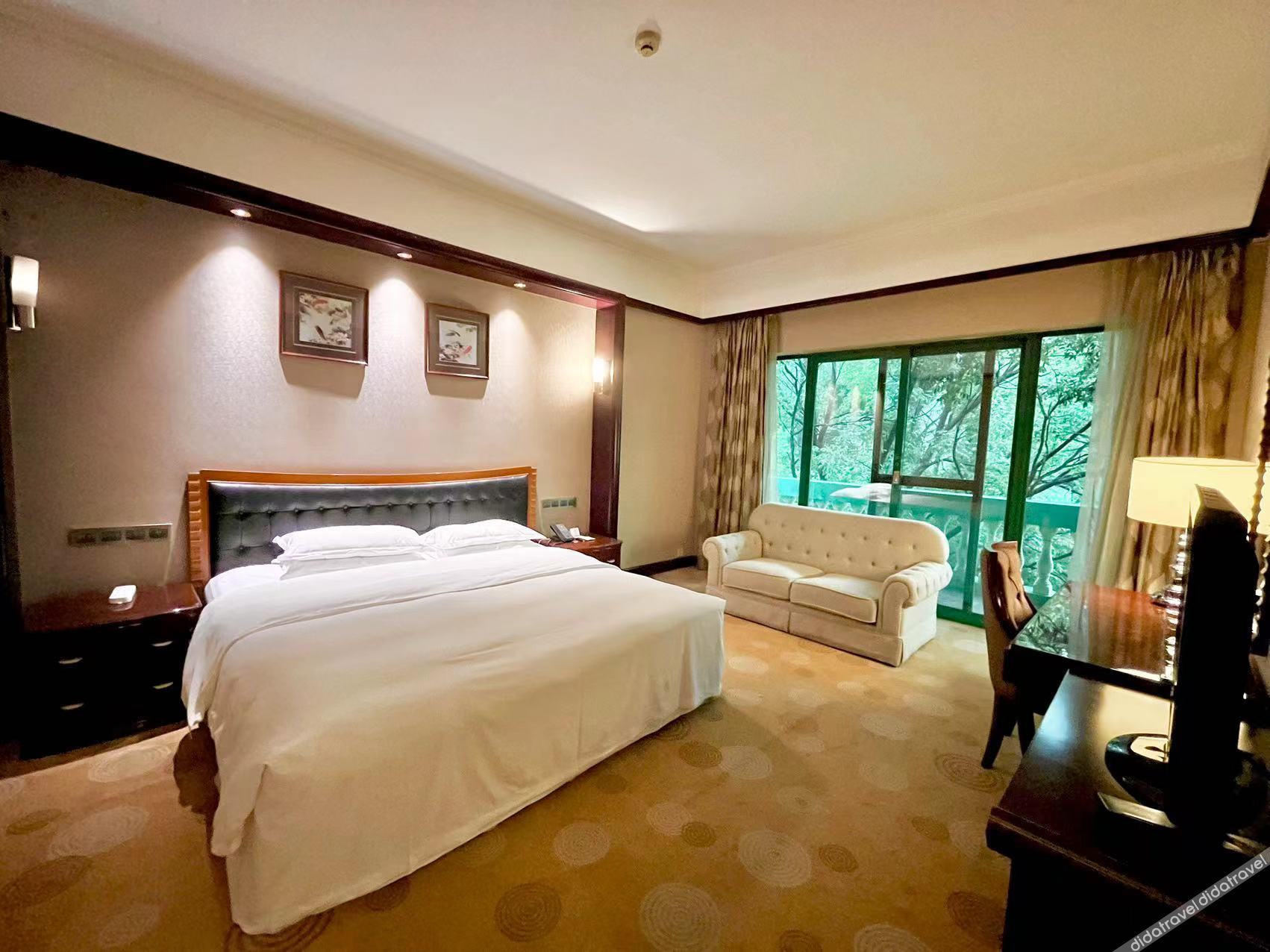 Fragrant Hill Empark Hotel - Tap to explore photos