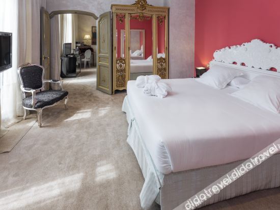 Hotel SERHS Rivoli Rambla Room Type - Suite with Rambla View