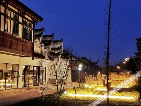 Huali Hotel