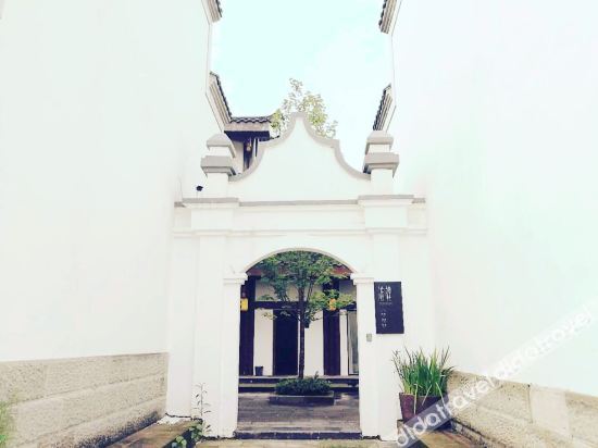 Huali Hotel photo 2