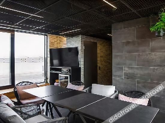 Fitness & Recreational Facilities