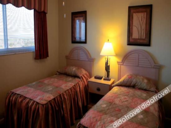 The Charter Club of Marco Beach photo 5