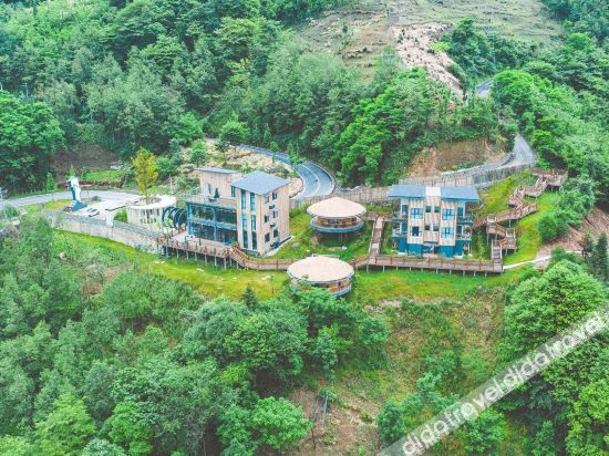 汶川素朴山居 汤舍