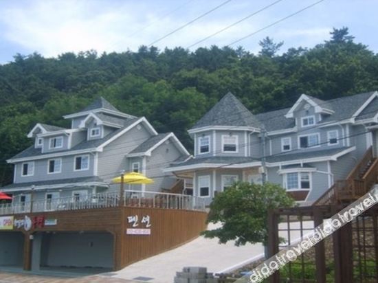 Yeosu Hyangirampunggyeong Pension