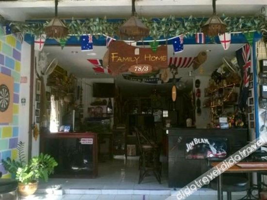 Family Home Guesthouse photo 2