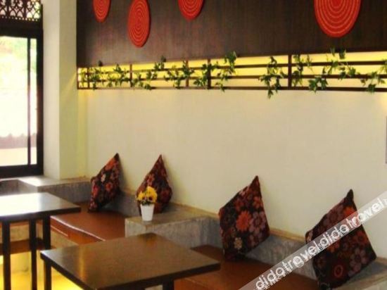 Family Home Guesthouse photo 5