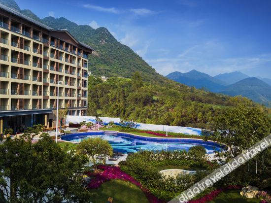 Golden Leaf Mid-hill Spa Apartment
