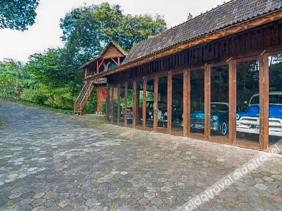 RedDoorz Resort @ Lembang 2 photo 2