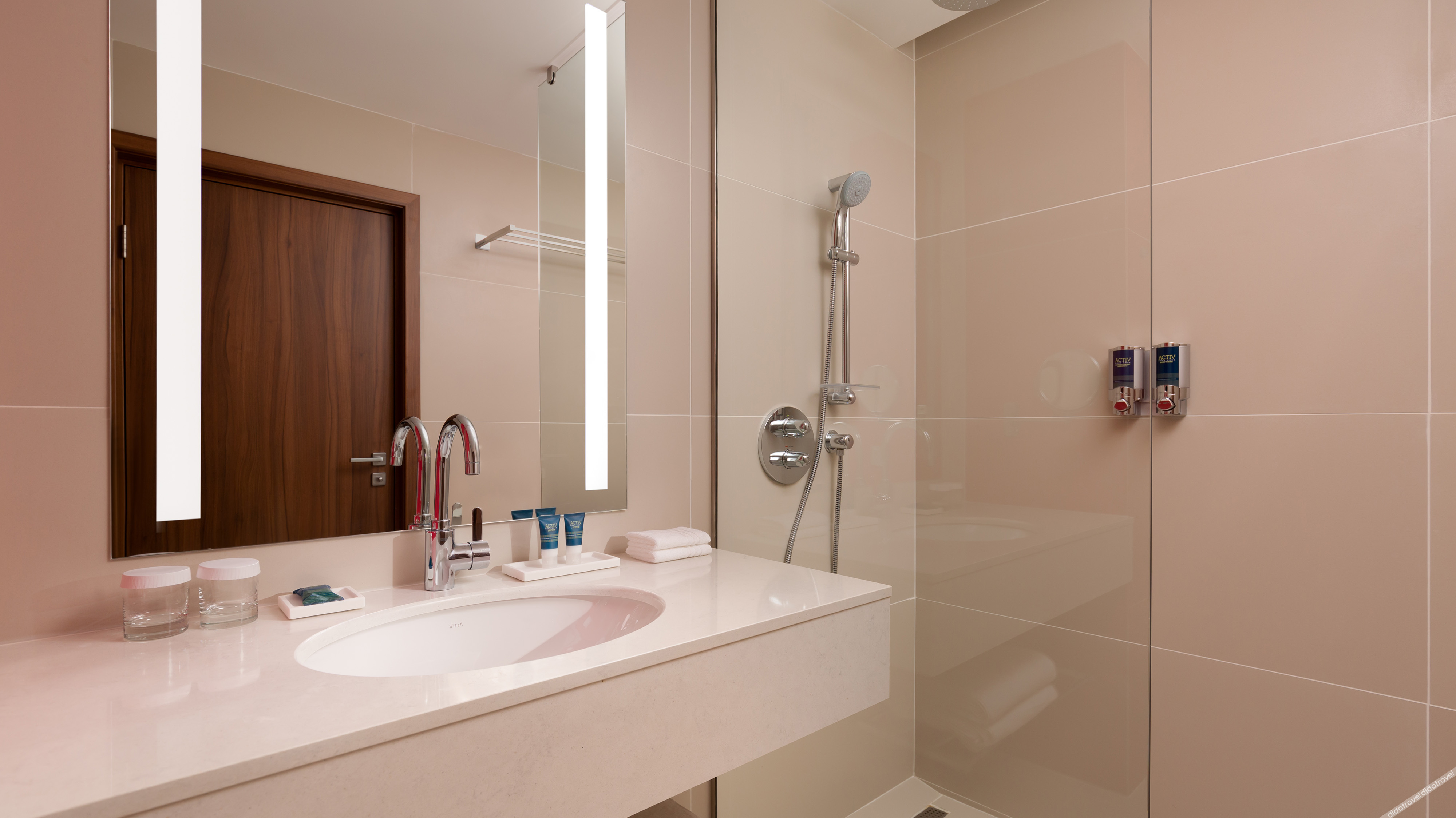 Red Point Hotel photo 3