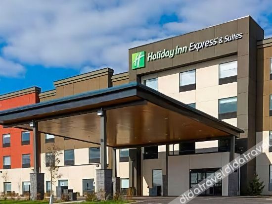 Holiday Inn Express & Suites - North Battleford image 1