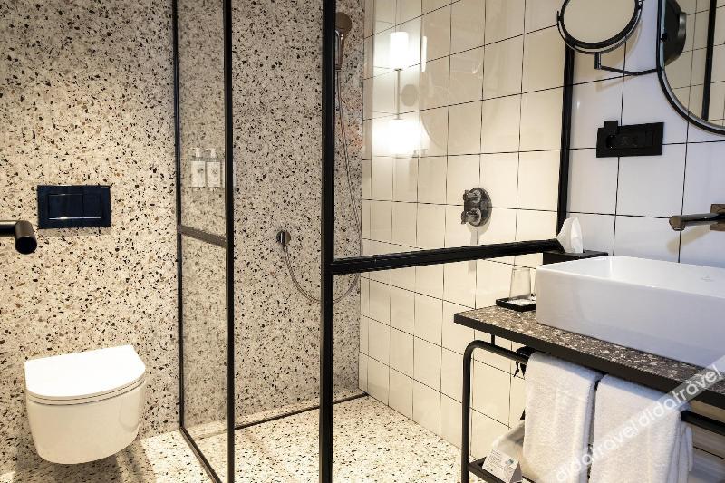 1张大床标准knez Mihailova街景