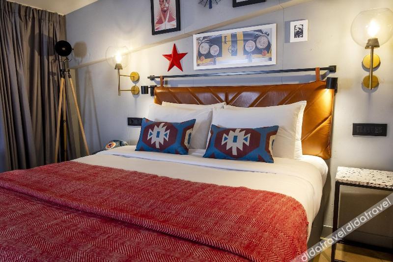 1张大床标准knez Mihailova街景