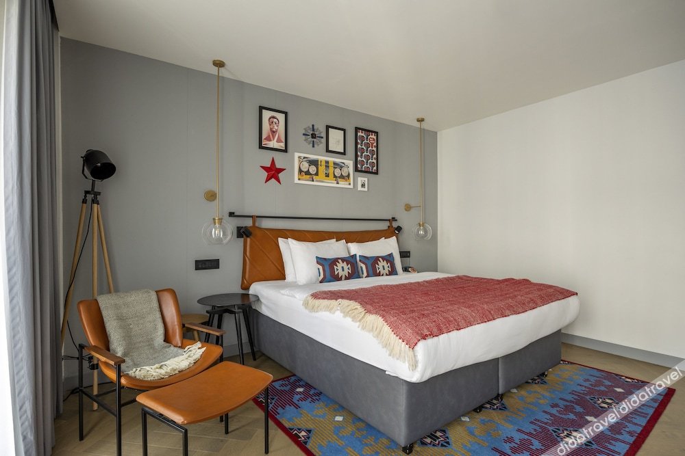 1张大床标准knez Mihailova街景