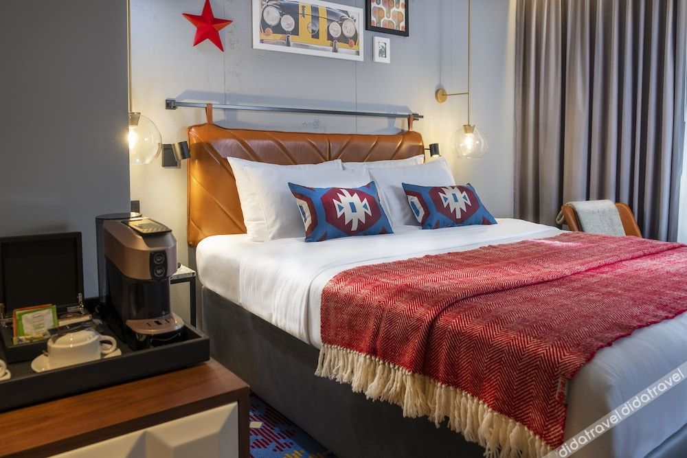 带阳台的高级大床房