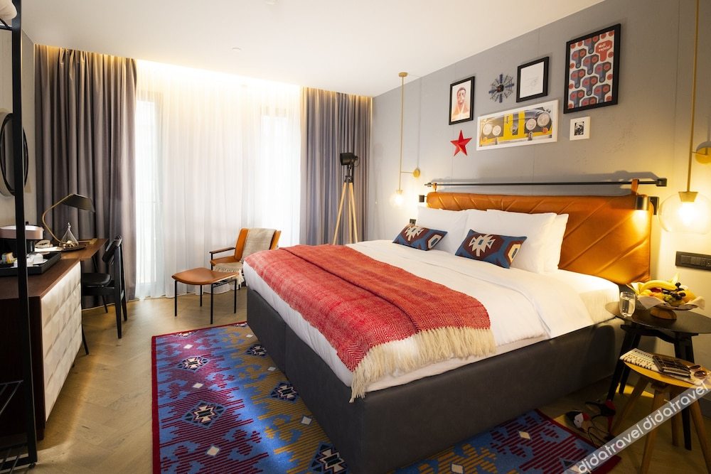 1张大床标准knez Mihailova街景