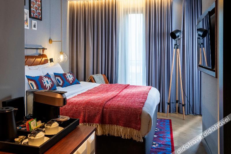 带阳台的高级大床房