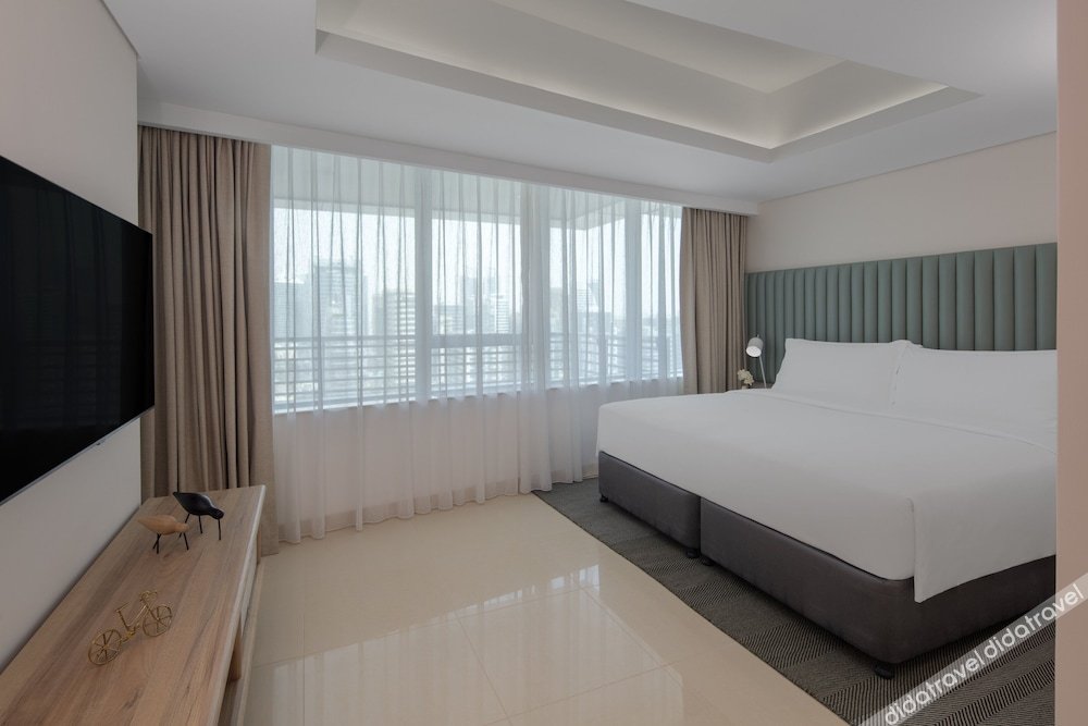 Staybridge Suites Dubai Internet City by IHG