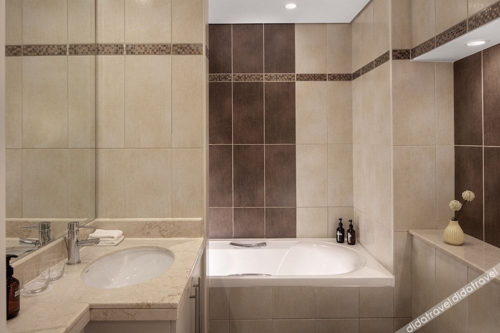 Staybridge Suites Dubai Internet City by IHG
