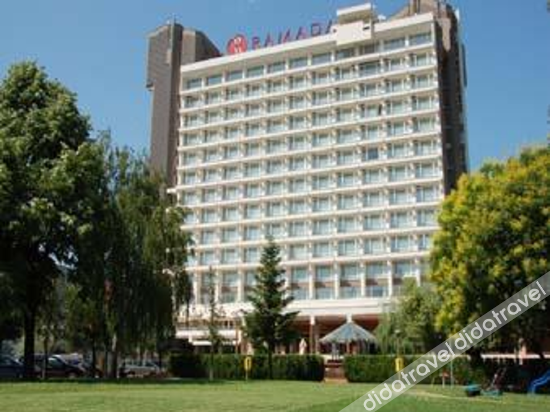 Ramada Parc Hotel 로멕스포 Romania thumbnail