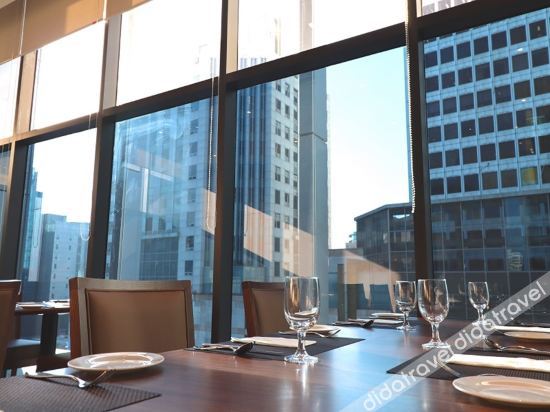 Dining or Meeting Rooms