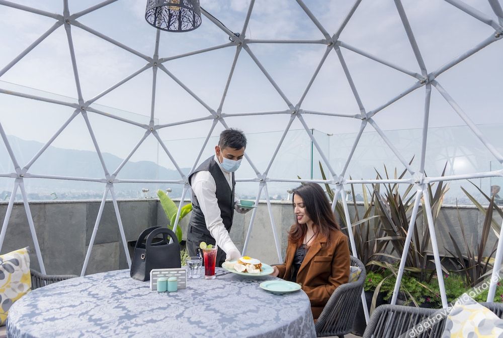 特大床房-行动无障碍 or 无烟