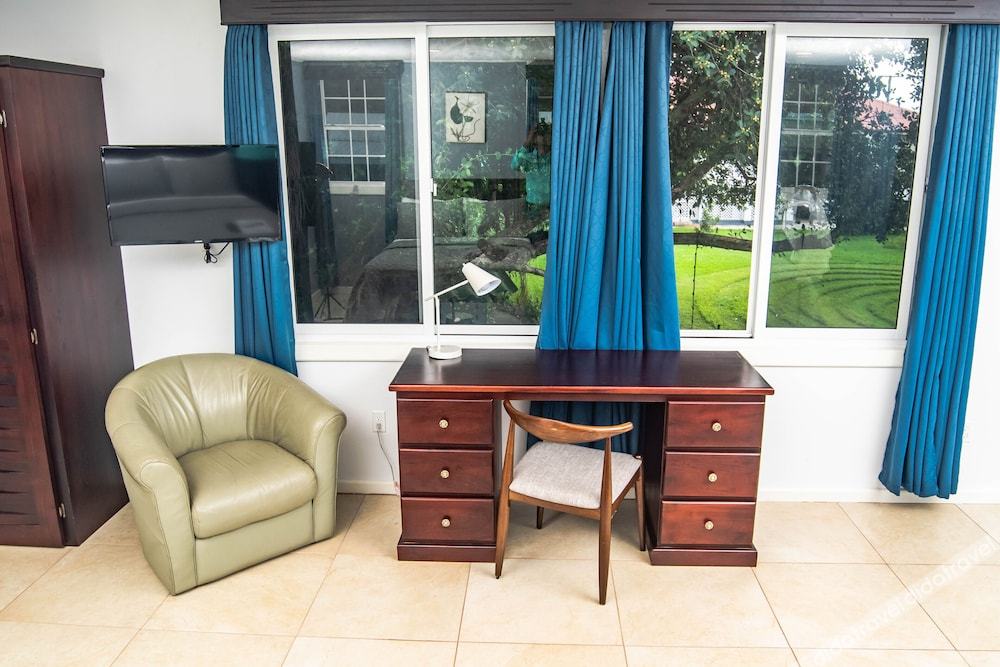 全景客房, 2 张双人床, 无烟房, 部分海景