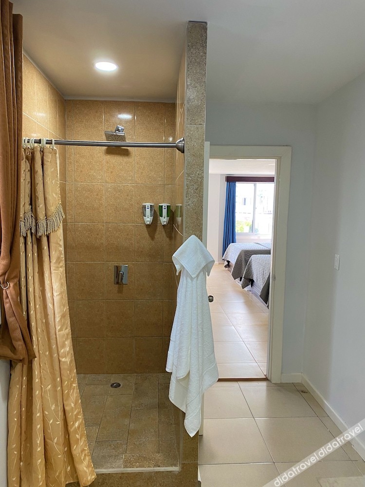 全景客房, 2 张双人床, 无烟房, 部分海景