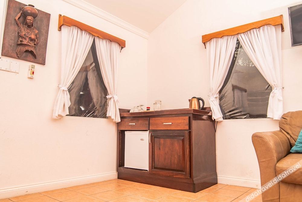 标准房, 多张床, 无烟房, 泳池景观