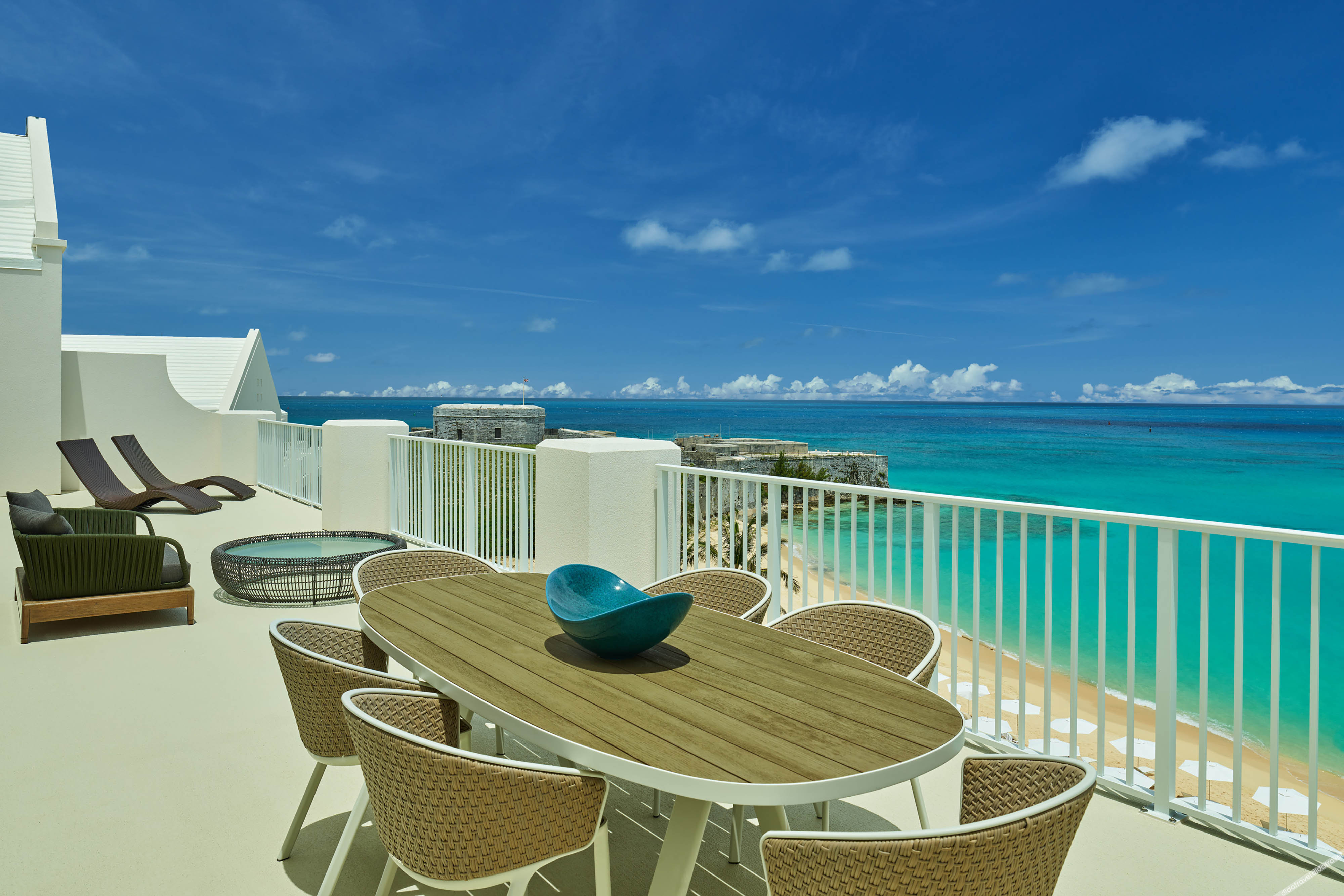 海滨一卧室特大床约翰雅各布阿斯特套房（带阳台）