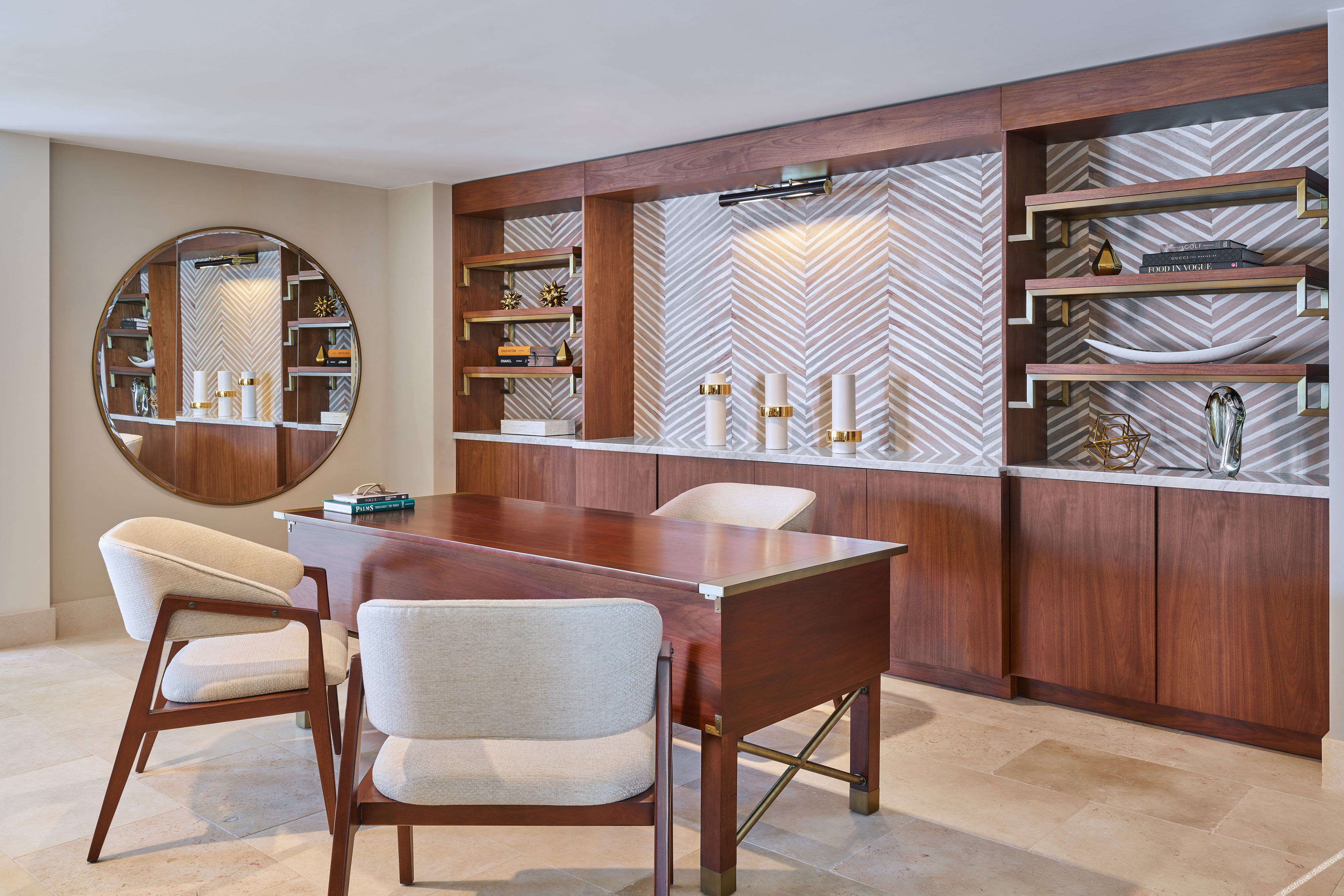 海滨一卧室特大床约翰雅各布阿斯特套房（带阳台）