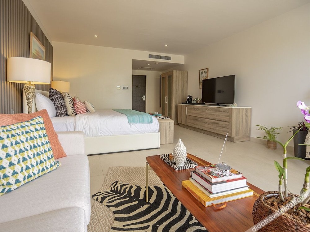 高级房, 1张特大床, 海景 (面朝大海的一卧室套房)