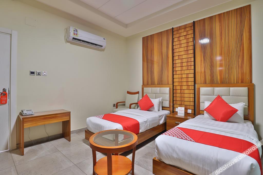 OYO 357 Blue Diamond Hotel