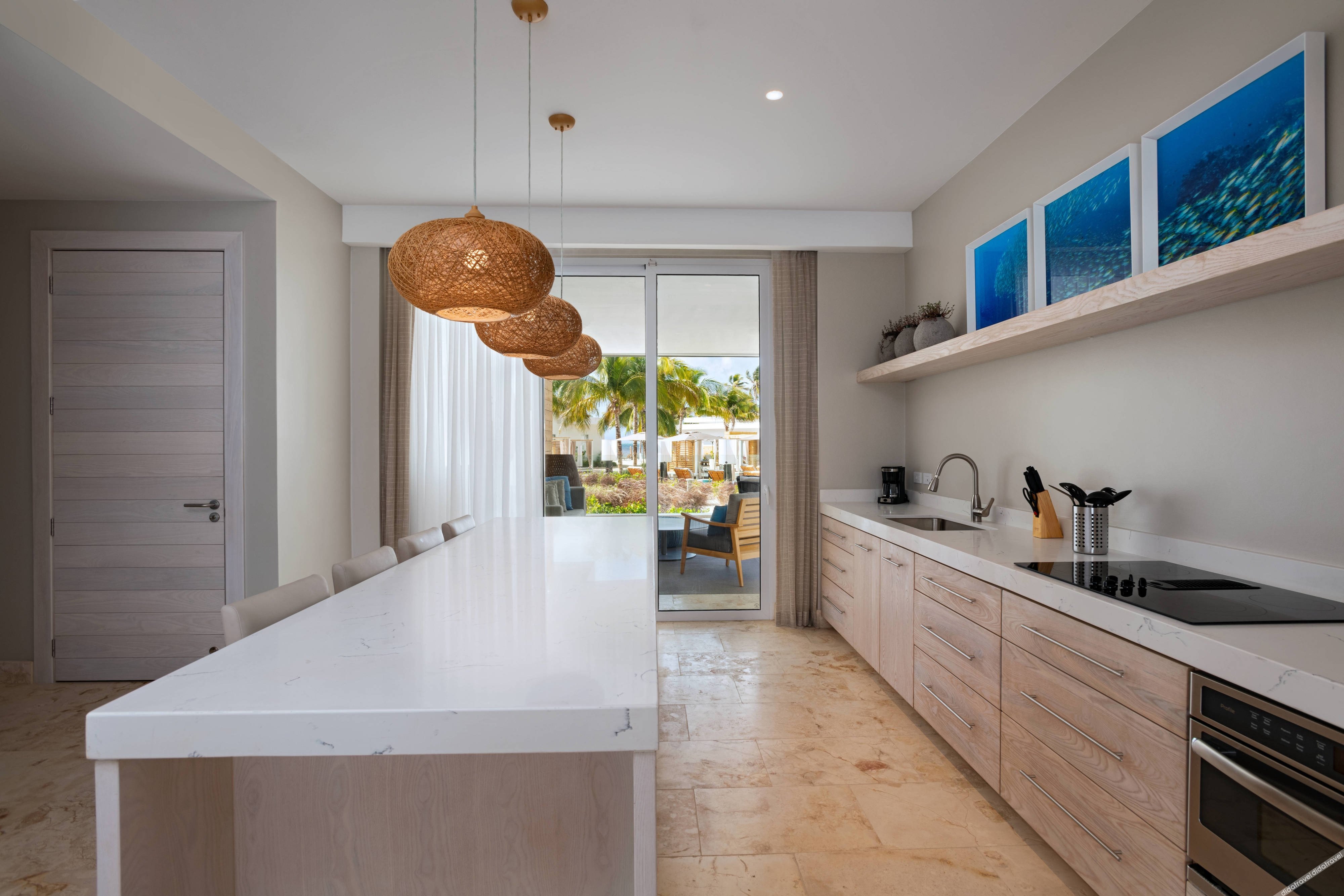 全景套房, 1卧室套房, 1张特大床, 度假村景观, 带阳台