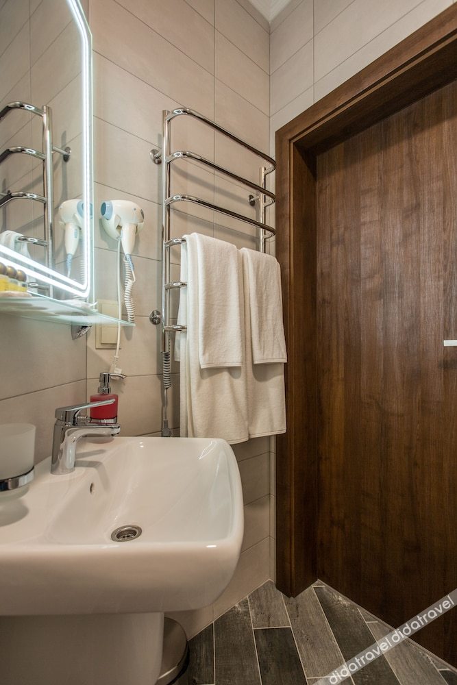 高级双人房（1 张双人床或 2 张单人床）