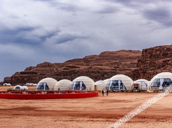 Wadi Rum Bubble Luxotel - Campsite image 1