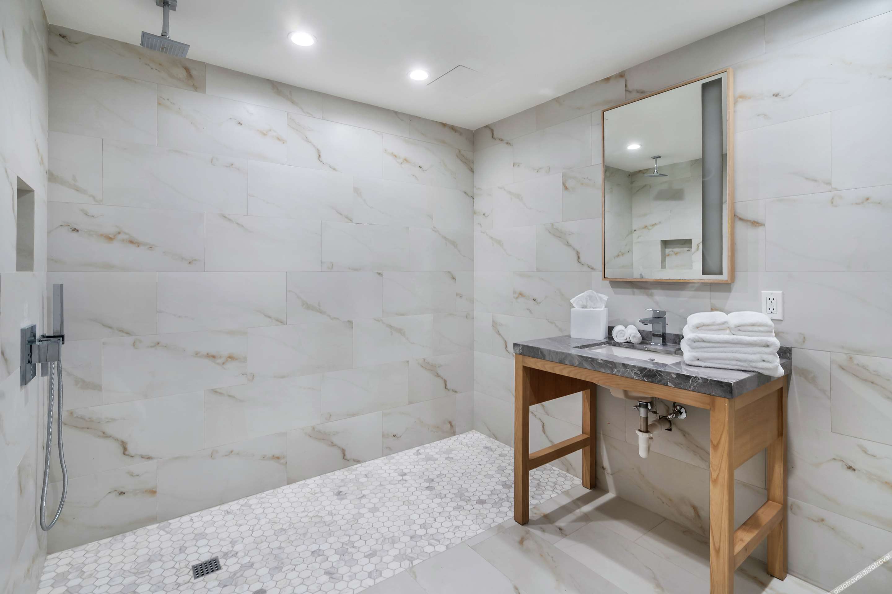 客房（1张特大床，带无障碍淋浴）