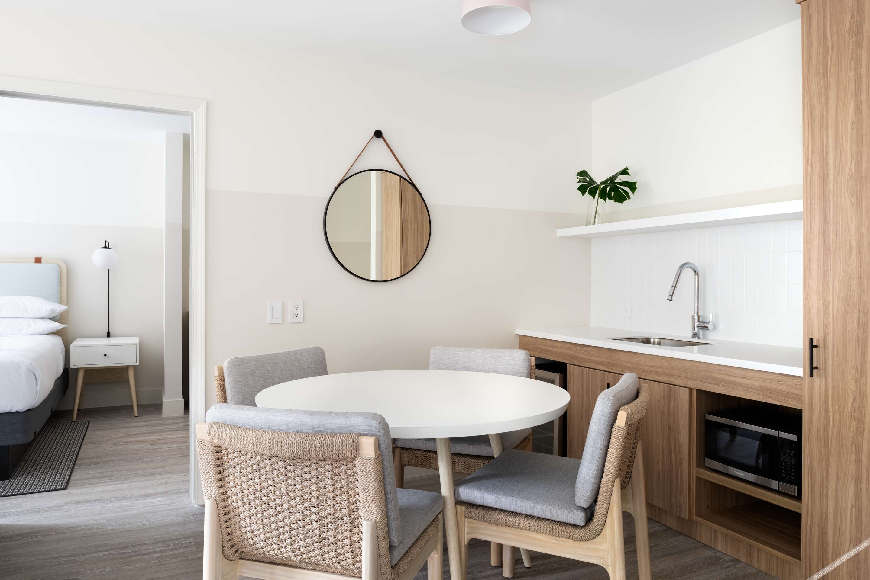 带一张大床的两卧室套房