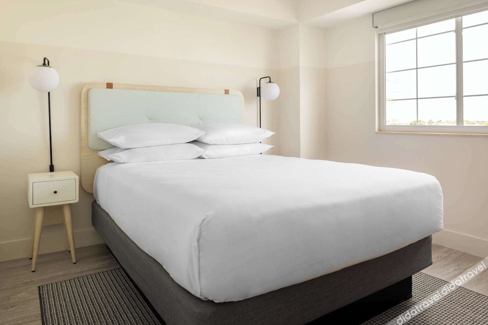 带一张大床的两卧室套房