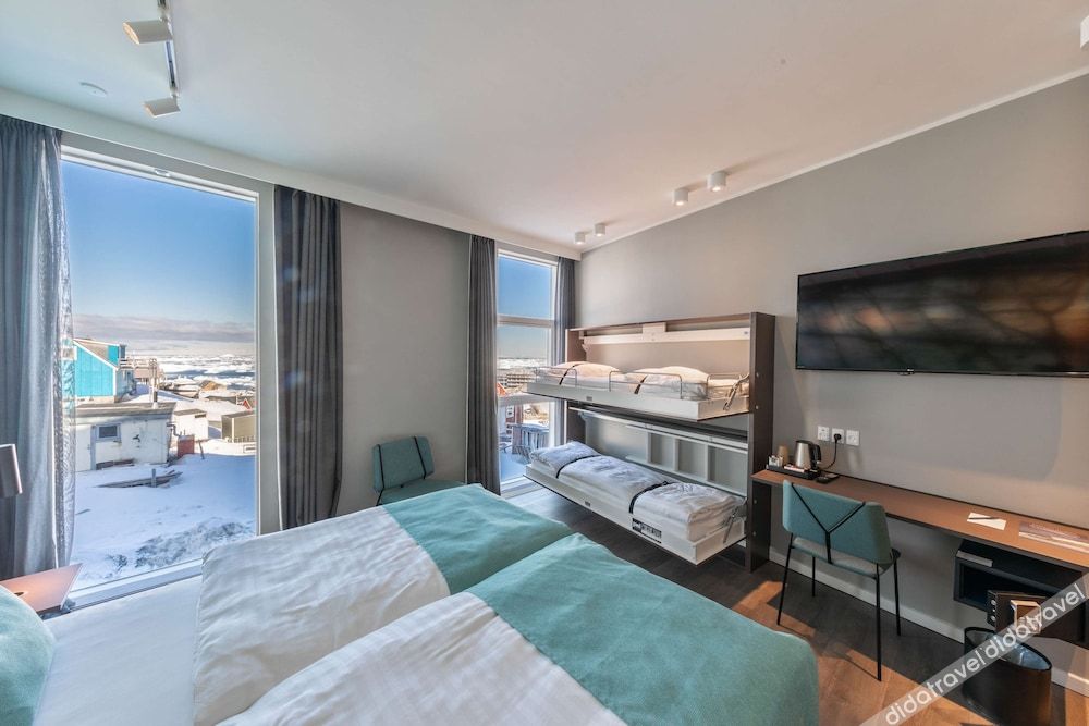 家庭间 - 配有两张单人床和沙发床 - 禁烟