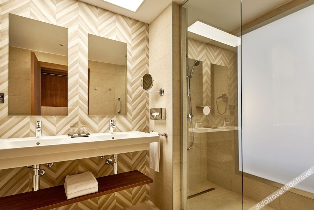 双人房（1 张双人床） (Lateral Sea View)