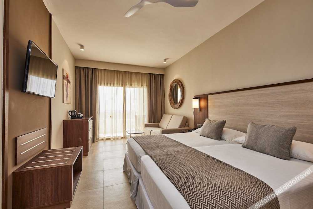 双人房（1 张双人床） (Lateral Sea View)