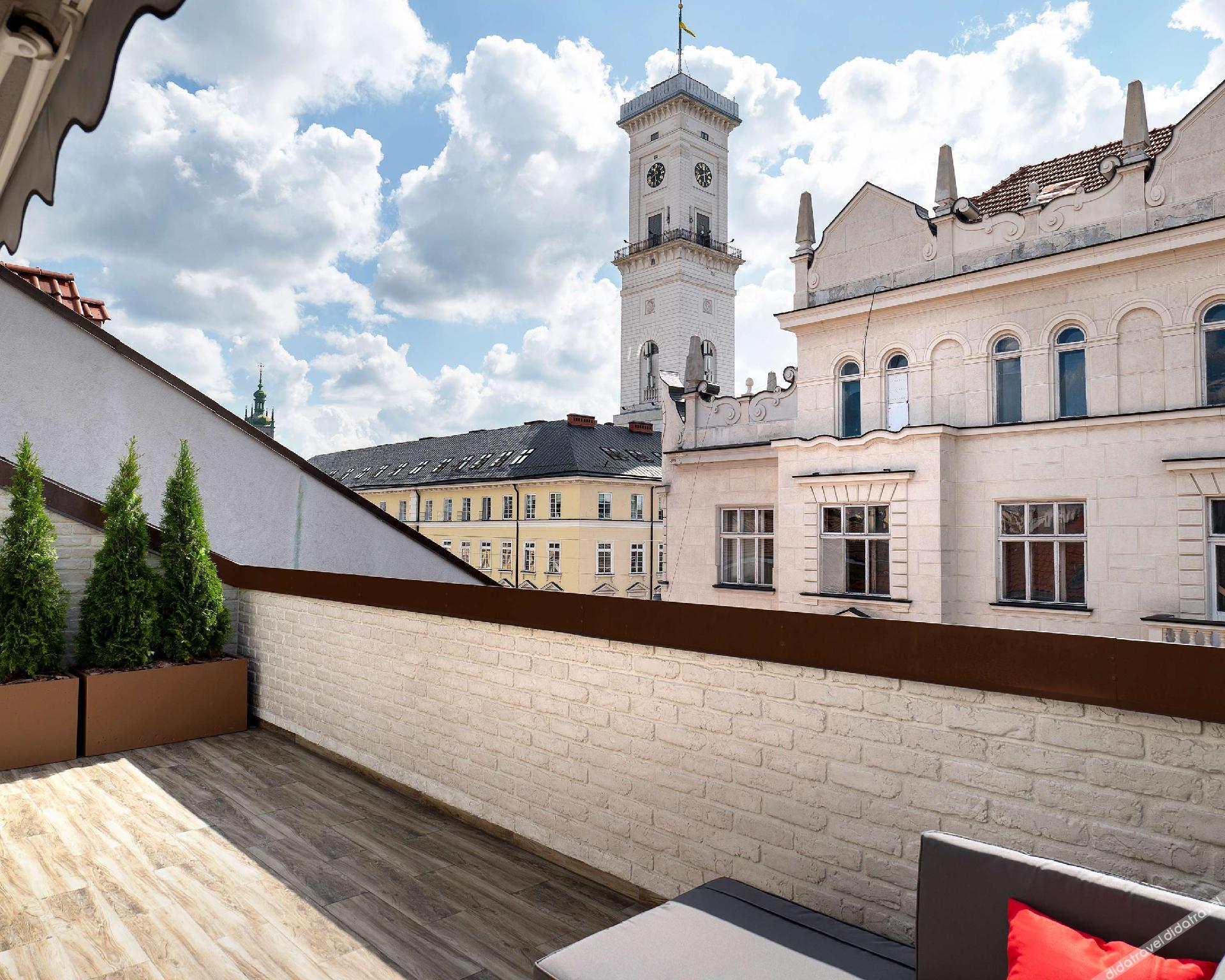 高级房, 1 张特大床,城市景观