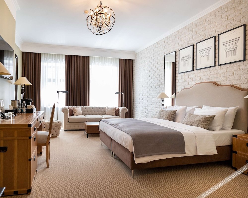 高级房, 1 张特大床,城市景观