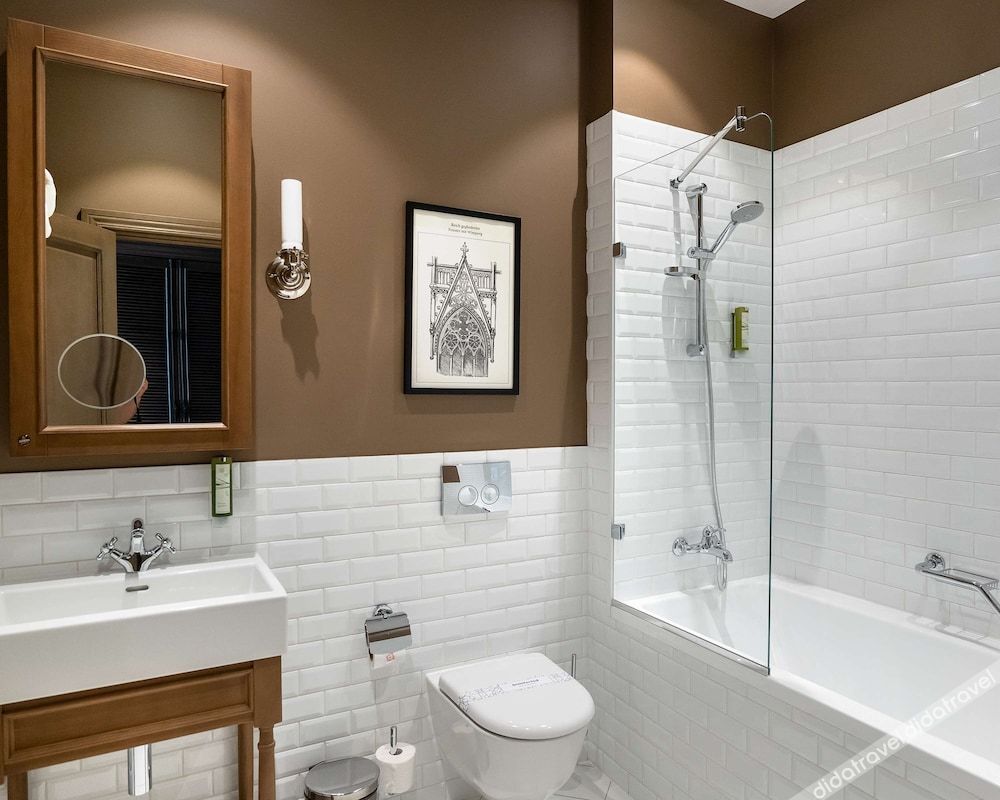 高级房, 1 张特大床,城市景观