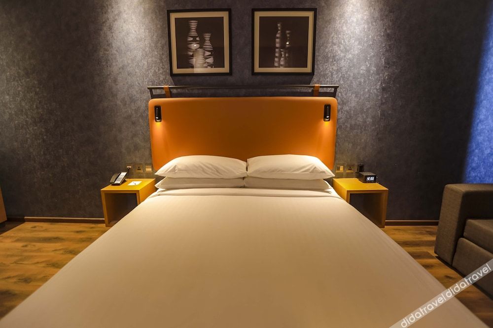 内陆景客房（1张特大床）