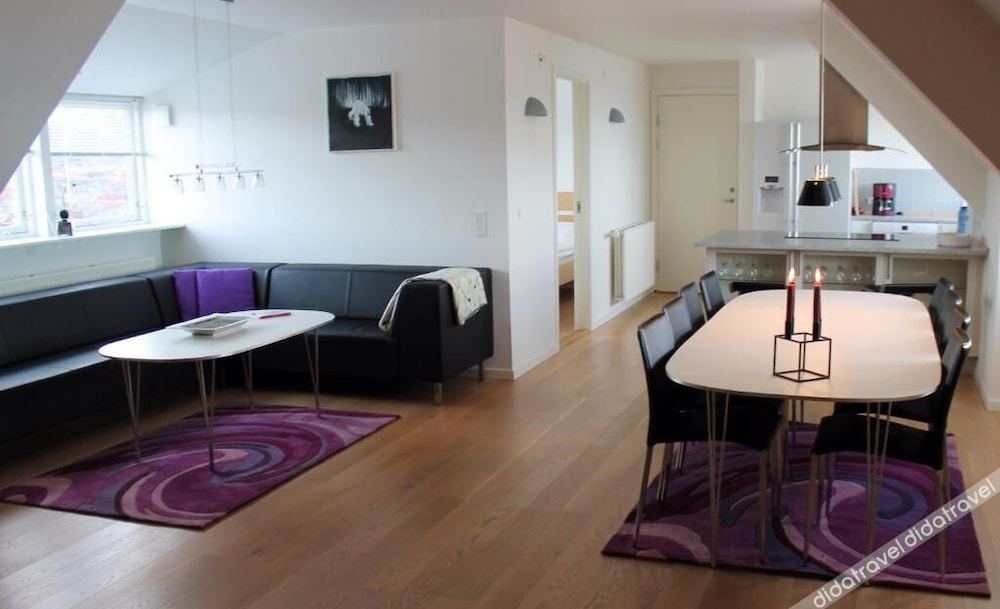 两卧室顶层公寓