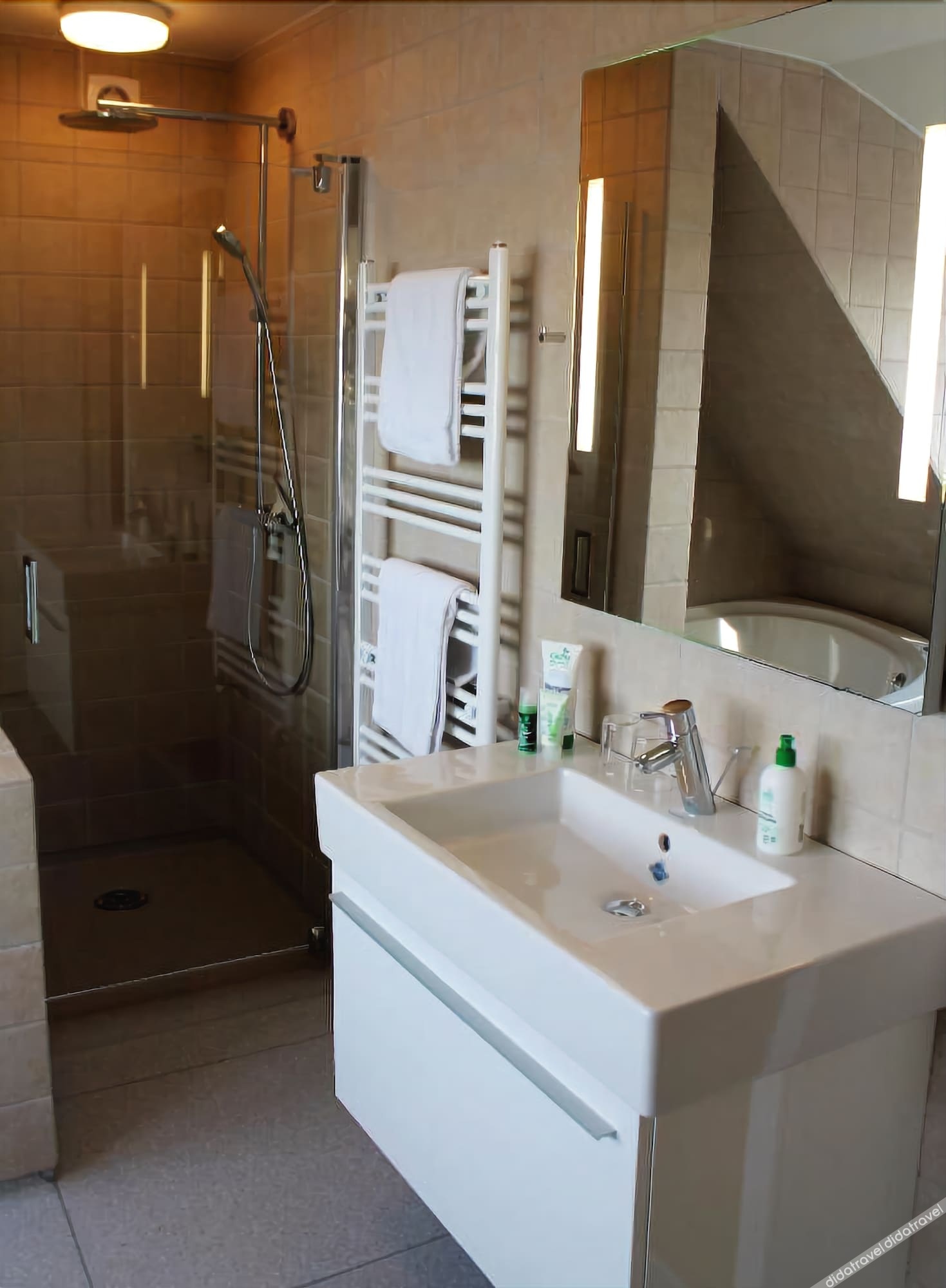 两卧室顶层公寓